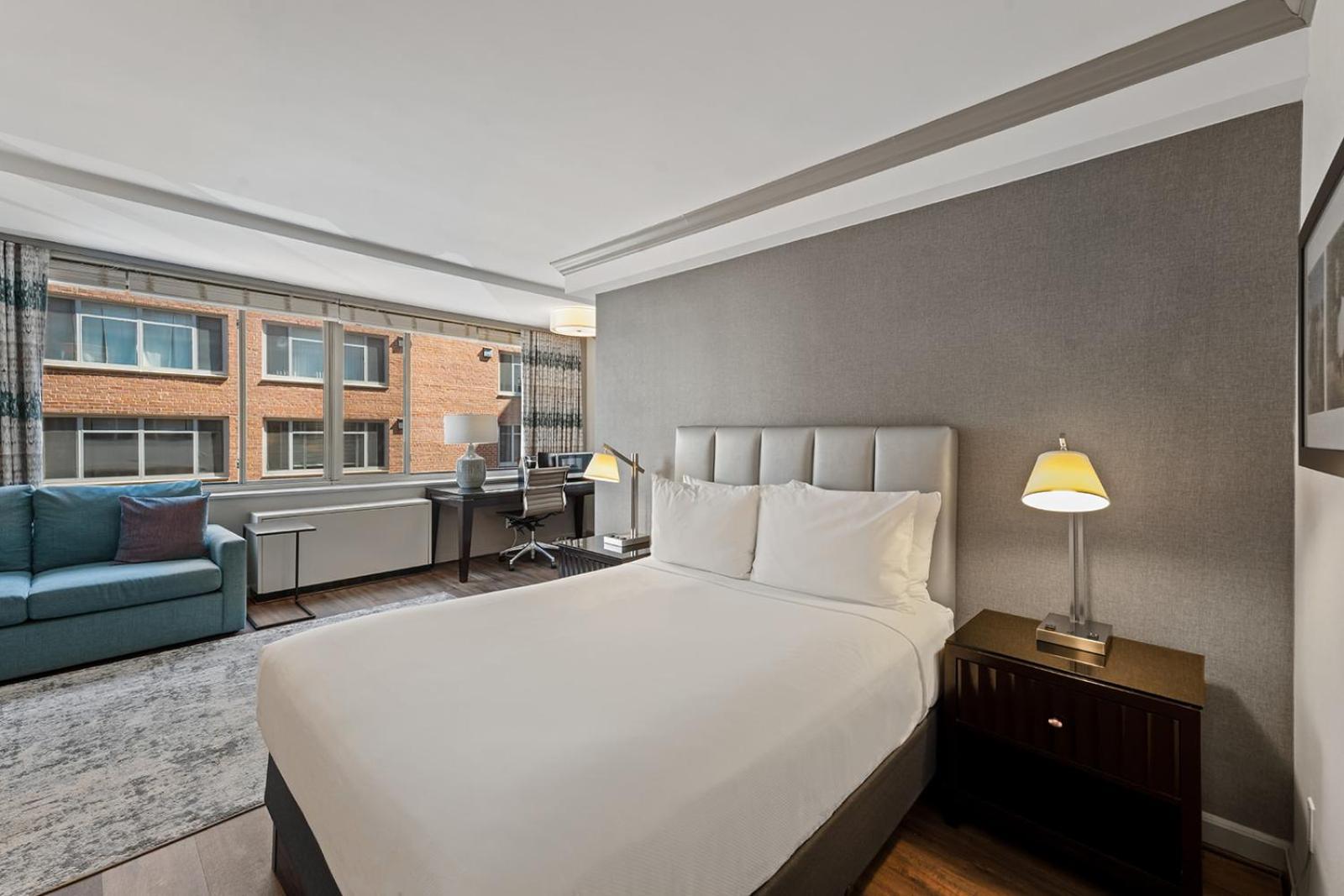Hotel The River 4*